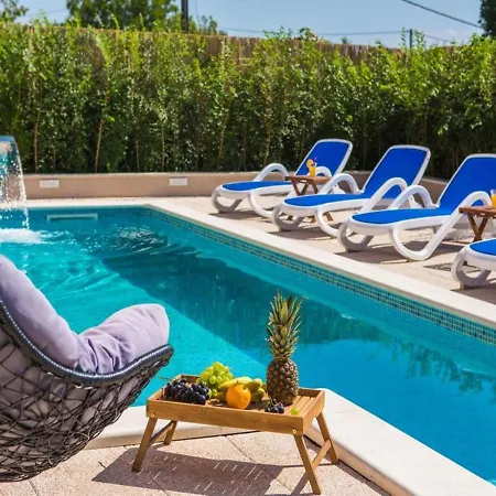 Yellow With Heated Pool *